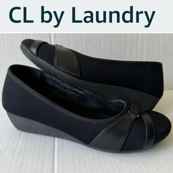 CL LAUNDRY WOMENS LOW HEEL WEDGES. BLACK SLIP ON CANVAS SHOES. GREAT CONDITION - Picture 1 of 15